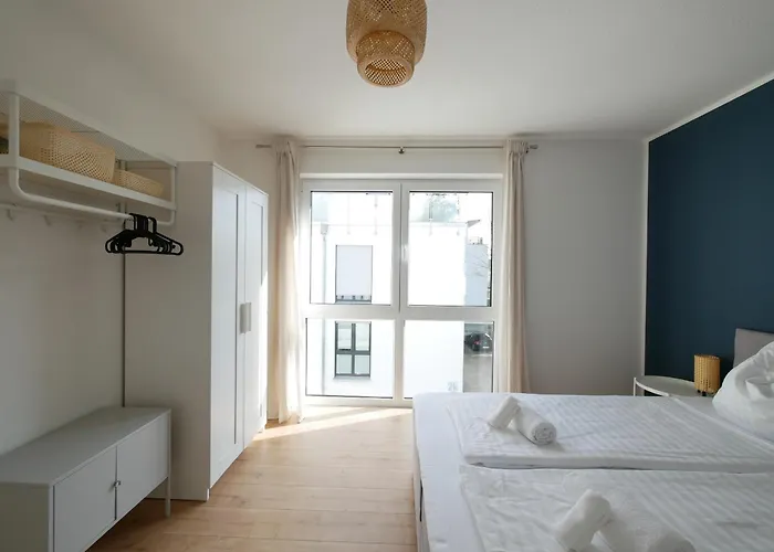 85Qm, Parkplatz, Zentral, Grosser Balkon, 2 Baeder