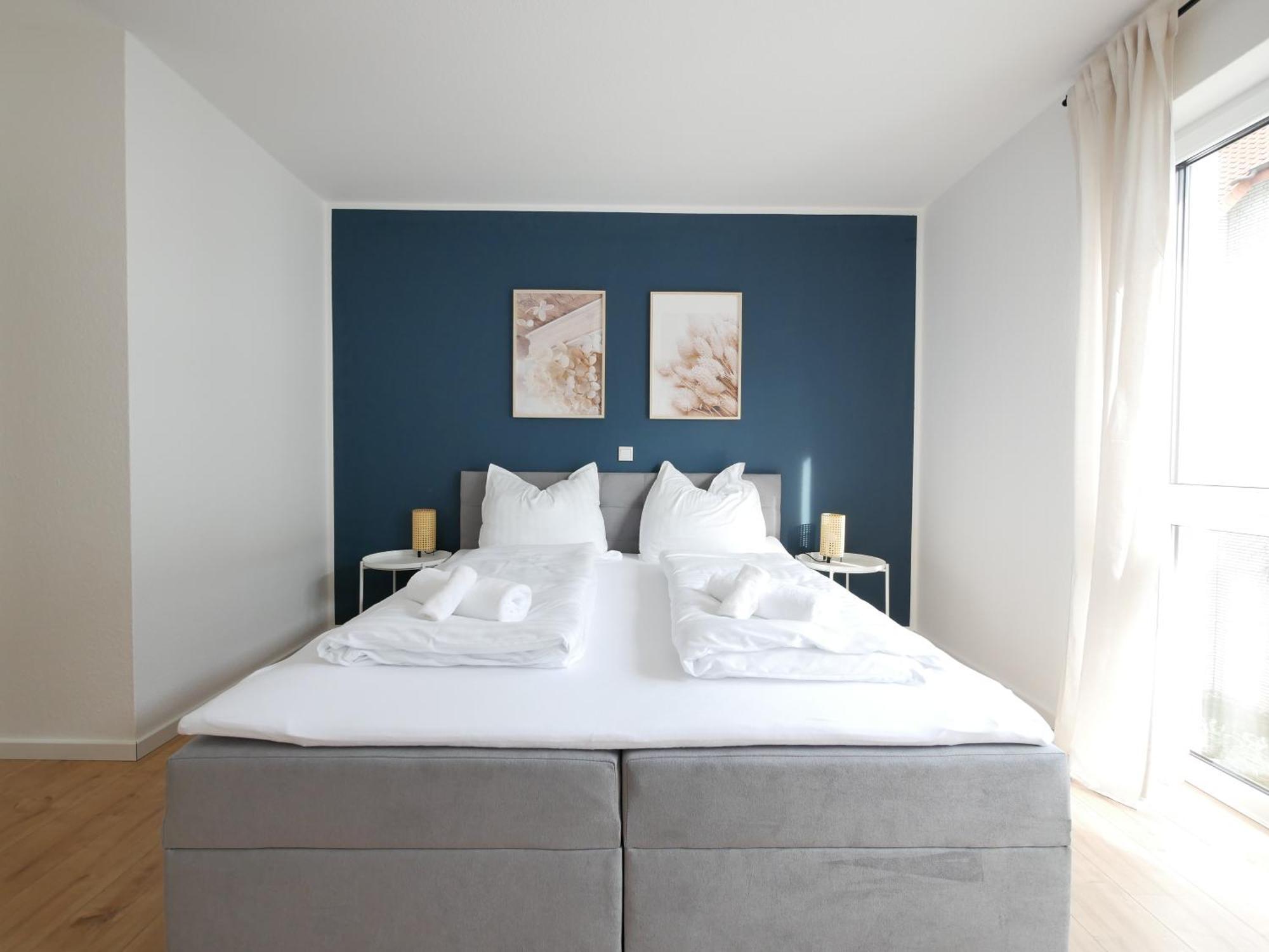 85qm, Parkplatz, Zentral, Grosser Balkon, 2 Baeder *