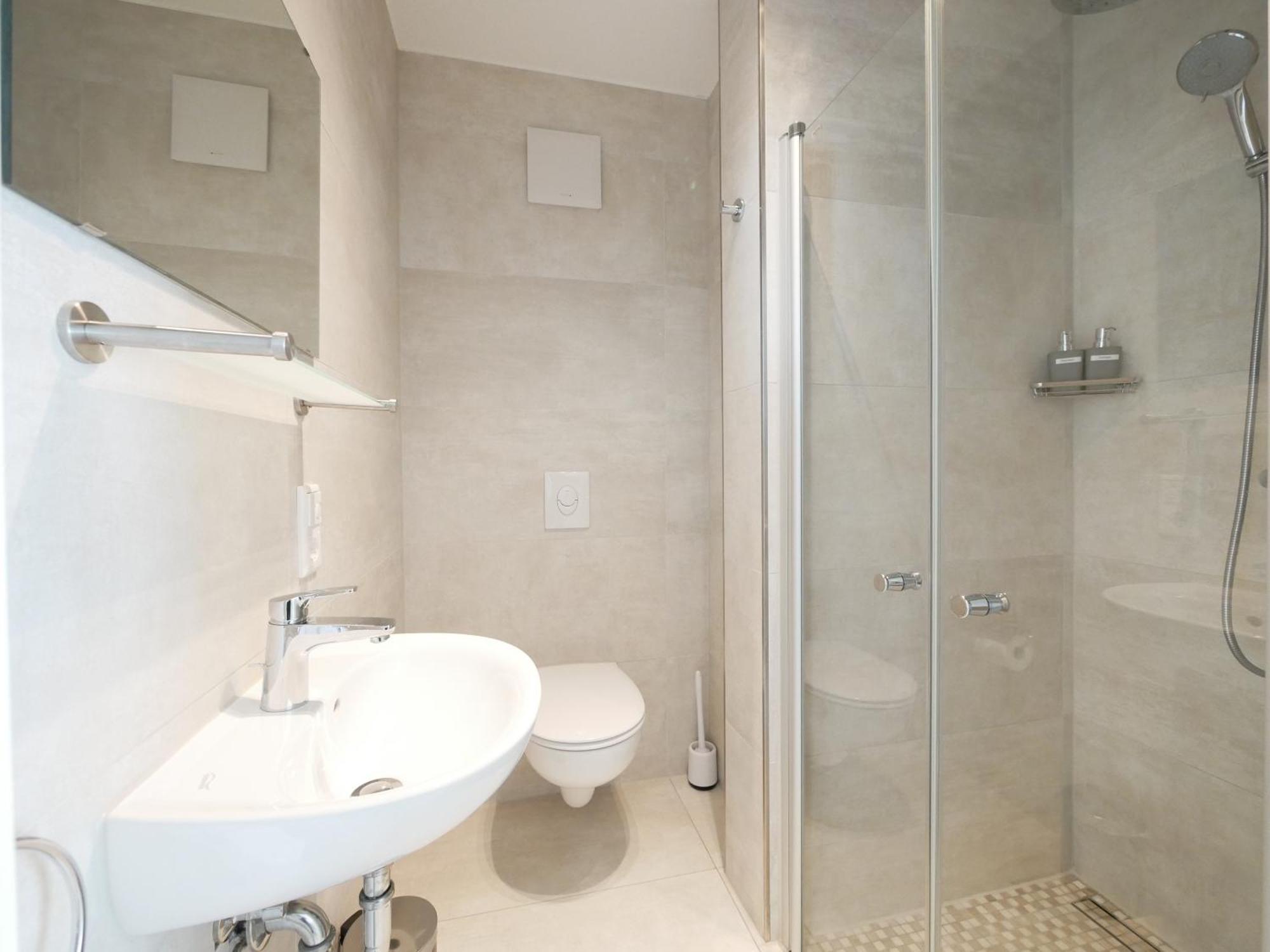 85qm, Parkplatz, Zentral, Grosser Balkon, 2 Baeder Paderborn