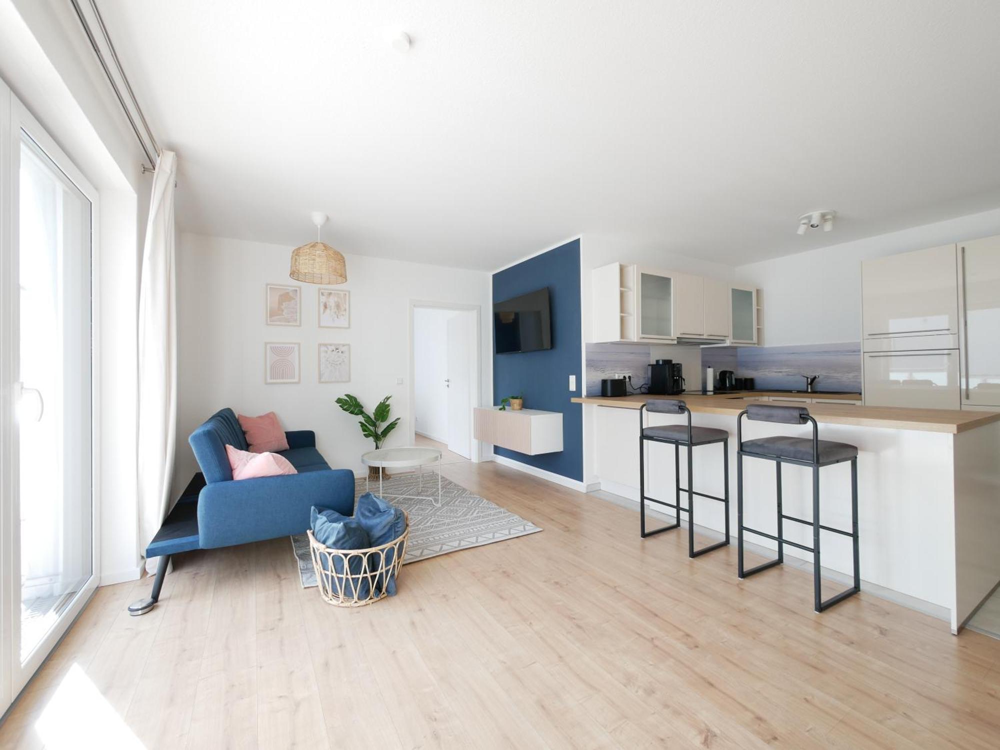 85qm, Parkplatz, Zentral, Grosser Balkon, 2 Baeder Apartment Paderborn