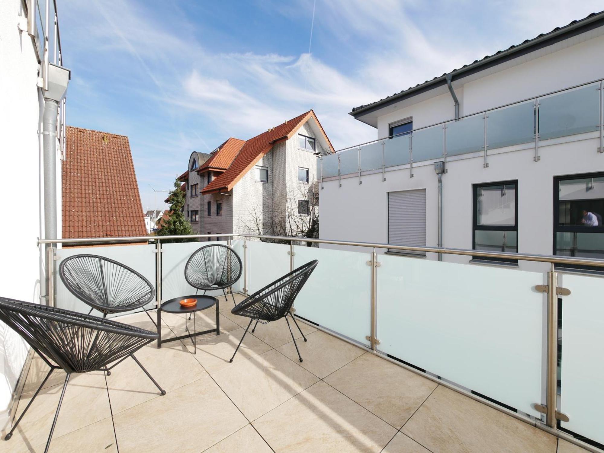 85qm, Parkplatz, Zentral, Grosser Balkon, 2 Baeder
